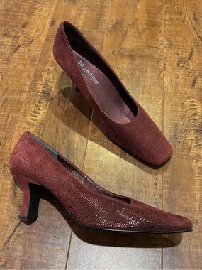Nygard Collection Burgundy Sparkle Suede Mid Heel Pumps
